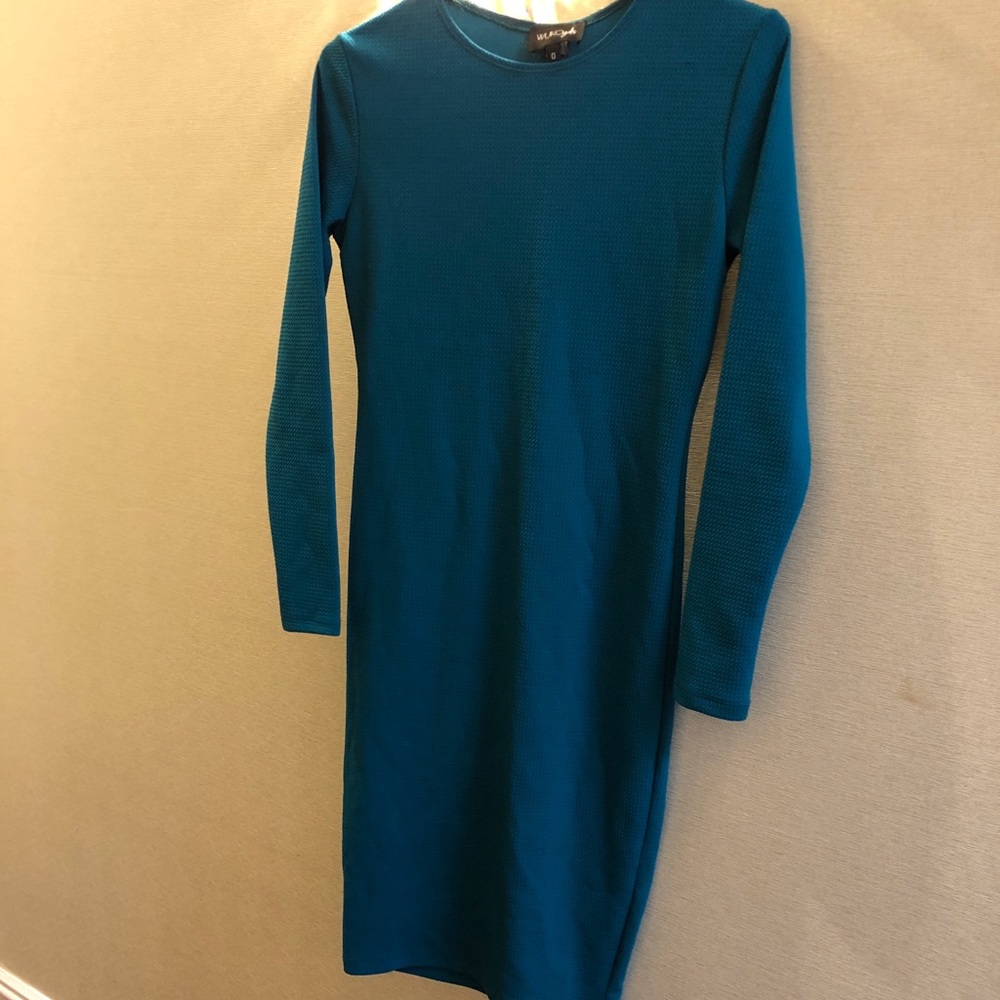 Fitted turquoise midi dress lightly worn
